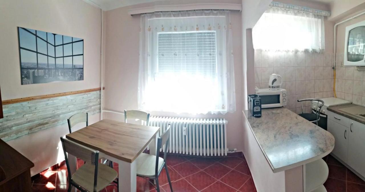 Startpont Apartman Pécs Exterior foto