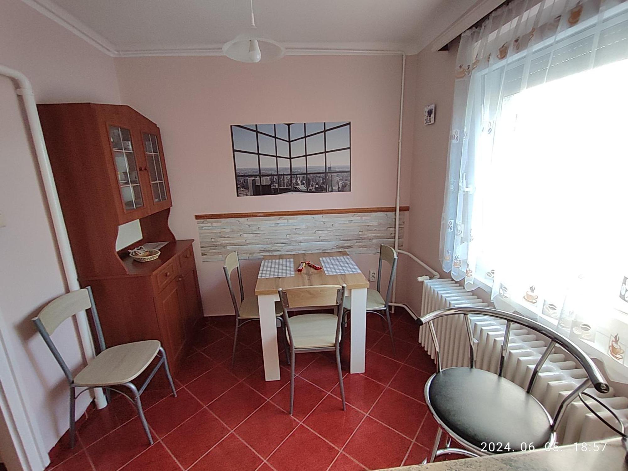 Startpont Apartman Pécs Exterior foto